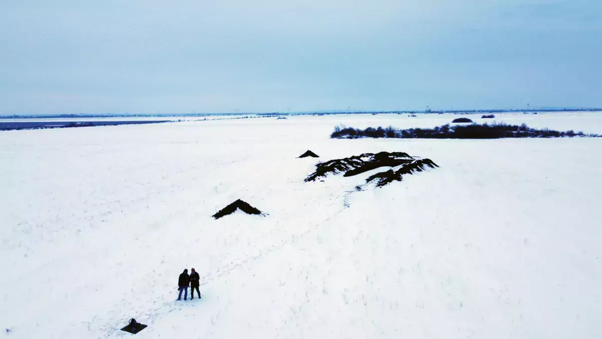 Burial mound at Ariceștii-Rahtivani in winter