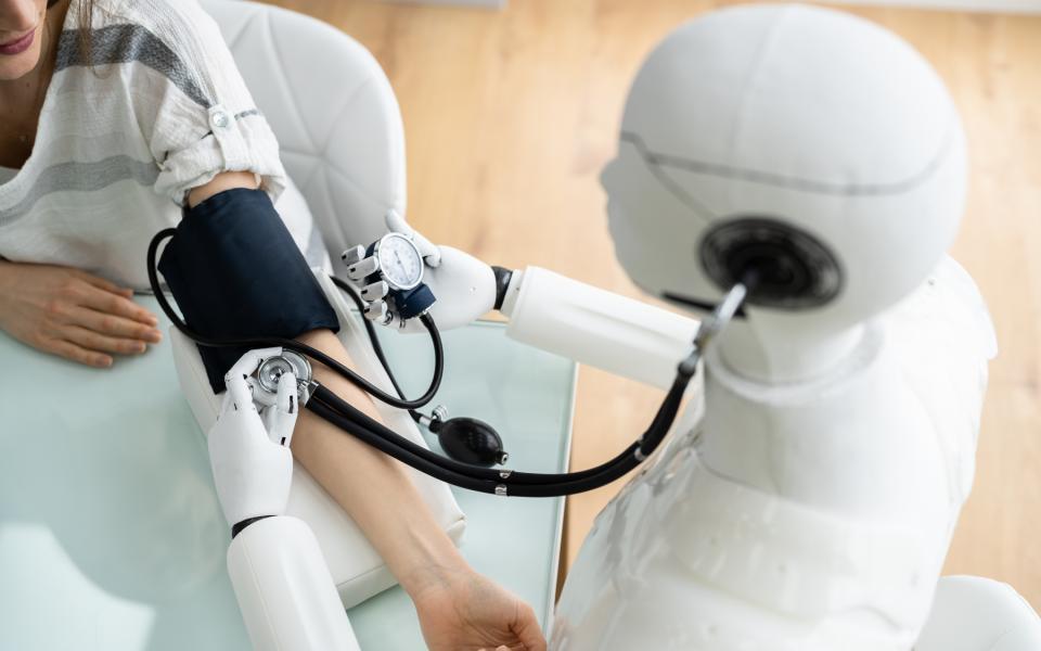 Can robots have morals? Robots' decisions on forced medication evoke doubts  | University of Helsinki